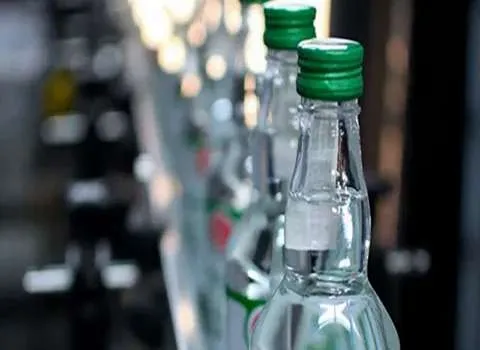 الکل صنعتی سایا؛ متانول آرایش بهداشتی (ضدیخ ادکلن عطر) نارنجی قرمز شیمیایی