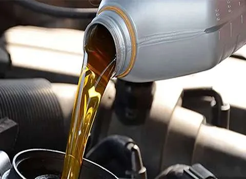 روغن موتور صنعتی؛ بسته بندی 4 5 لیتری مناسب تقویت موتور خودرو