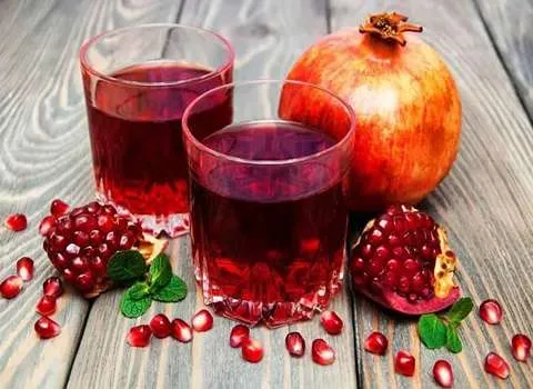 کنسانتره اب انار؛ قرمز سیاه بسته بندی اسپتیک امگا 3 آهن Vitamin B