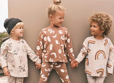 تاریخچه پوشاک بچه گانه و صادرات آن به کشورهای مختلف