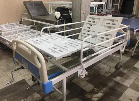 تخت بیمارستان چابهار؛ مکانیکال برقی قابلیت تنظیم مناسب سر بدن