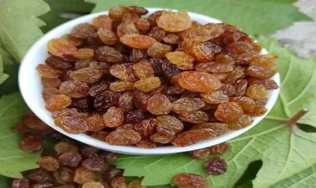 کشمش خراسان؛ قلمی دودی آفتابی حاوی ویتامین مواد مغذی Raisins