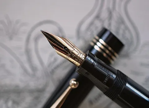 خودکار خودنویس دیپلمات؛ طراحی شیک بدنه زیبا 3 جنس فلزی پلاستیکی شیشه ای