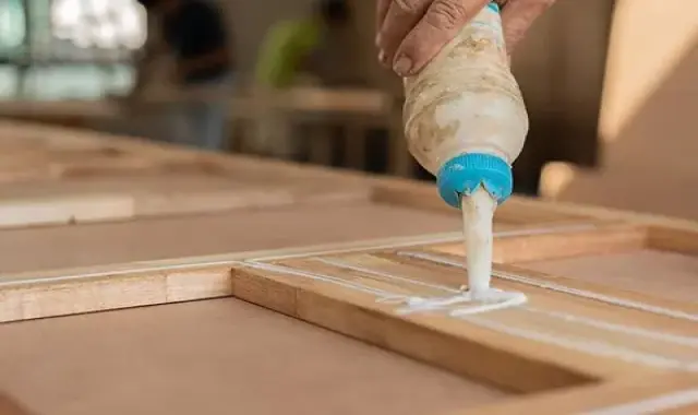 چسب چوب یک کیلویی؛ رنگ کرمی سفید قدرت چسبندگی بالا glue