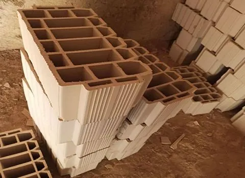 آجر سفالی برای سقف؛ مستطیل چند ضلعی دارای انواع ضخیم یا نازک