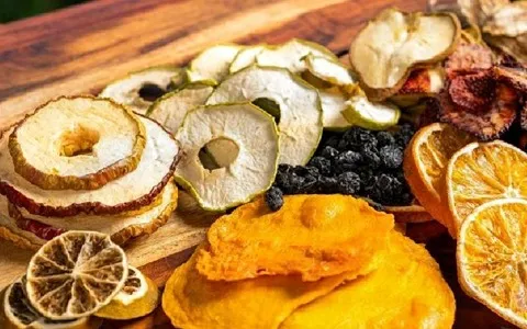 میوه خشک لاکچری (چیپس) آناناس نارگیل موز توت فرنگی تامین انرژی body