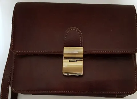 کیف چرم رمزدار؛ پاسپورتی دستی جنس چرم طبیعی leather