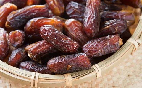 خرما سطلی شهداد؛ درشت گوشتی درمان کم خونی (یک پنج ده) کیلویی