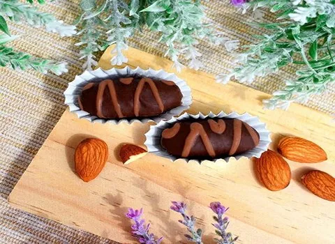 خرید و قیمت شکلات خرمایی با مغز بادام