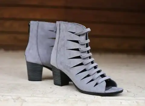 خرید و قیمت انواع کفش مجلسی دخترانه