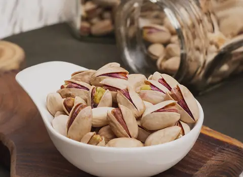 خرید پسته (آجیل) مغز درشت 3 نوع فندقی خنجری اکبری رفسنجان IRAN