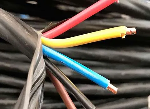 سیم و کابل رسانا تک؛ انعطاف پذیری مقاومت بالا روکش PVC