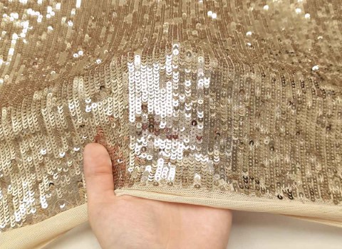 راهنمای خرید پارچه مجلسی طلایی با شرایط ویژه و قیمت استثنایی