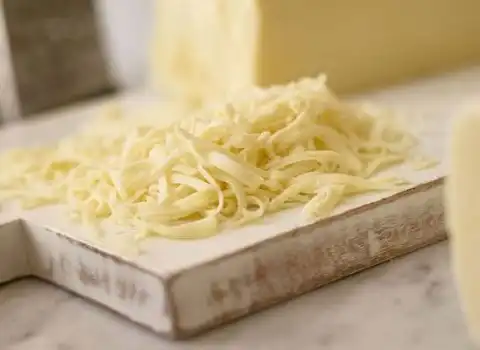 قیمت و خرید پنیر پیتزا خانگی کشدار + فروش ارزان