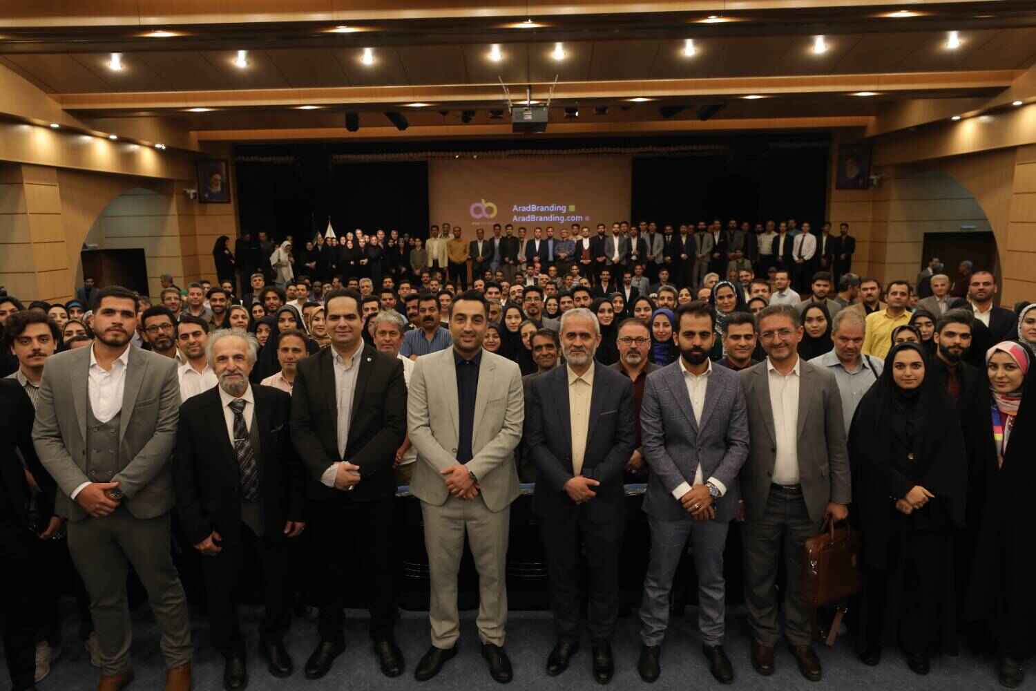 #همگانی: ۱۴ موضوع جذاب و خواندنی که حیف است از دستش بدهید.