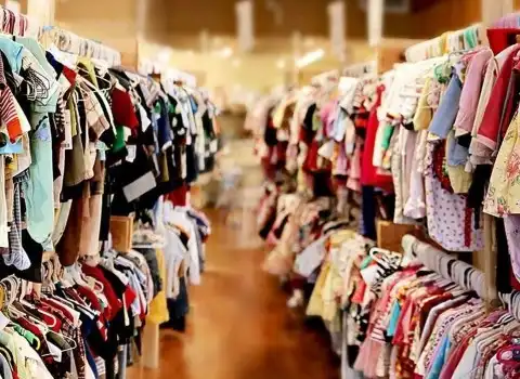 پوشاک بچه گانه در درگهان قشم (لباس) طرح دار ساده جنس پنبه پلی استر