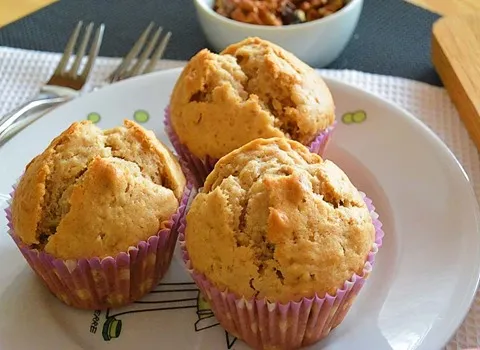 کیک دوقلو؛ جعبه ای فانتزی 2 طعم کاکائویی توت فرنگی