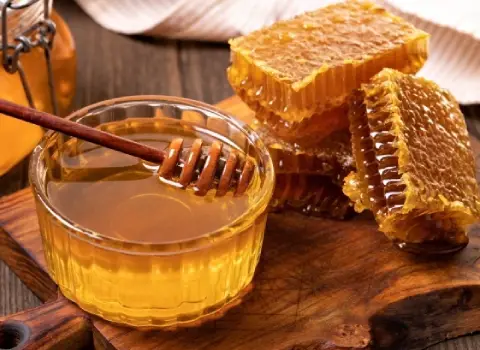 عسل فله ای؛ شهد گل بسته (500 900) گرمی ویتامین C