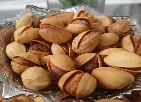 پسته زعفرانی سحرخیز؛ تقویت سیستم ایمنی کنترل قند خون آهن Calcium