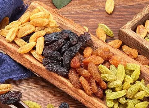 کشمش شیراز؛ کاهش فشار خون 2 نوع آفتابی هسته دار Red