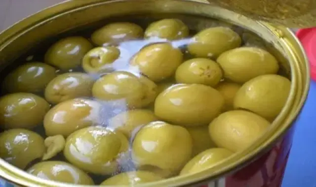 زیتون کنسروی طارم؛ شیشه ای فلزی بدون مواد نگهدارنده له شدگی