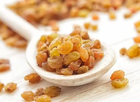 مویز طلایی (کشمش) تصفیه خون رفع بوی دهان ویتامین (D K A)