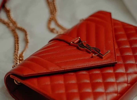 کیف قرمز؛ دوشی دستی مجلسی مقاوم برابر حرارت جنس natural