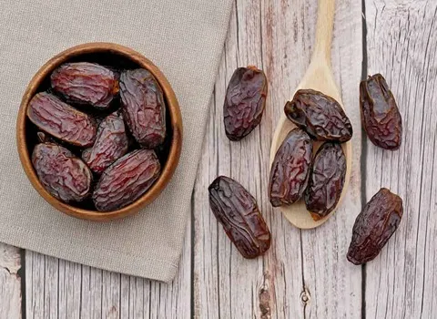 خرما ایران؛ درشت شیره دار بافت نرم کالری پایین Date