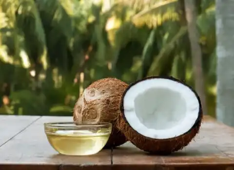 نارگیل تازه در تهران coconut منبع غنی ویتامین طبع گرم