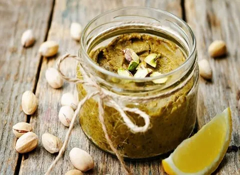 کره پسته؛ شفاف براق غلیظ میان وعده مقوی خوشمزه مناسب ورزشکاران