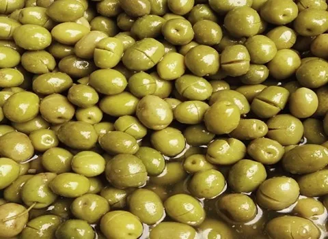 زیتون شکسته طارم؛ بافتی ترک خورده کاملا ترد چرب