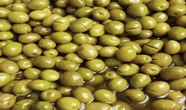 زیتون شکسته طارم؛ بافتی ترک خورده کاملا ترد چرب