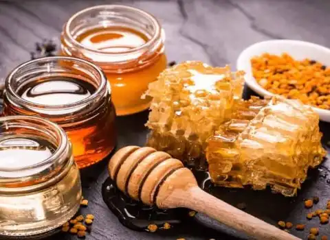 خرید عسل روستایی به صورت مستقیم از تولیدکننده