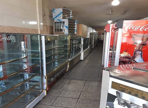 یخچال ویترینی دست دوم در ارومیه؛ شیشه وکیوم جنس گالوانیزه uritan