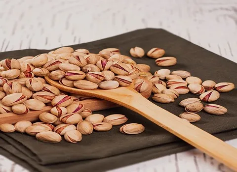 پسته فندقی خندان؛ اکبری ممتاز بادامی لاغری pistachio