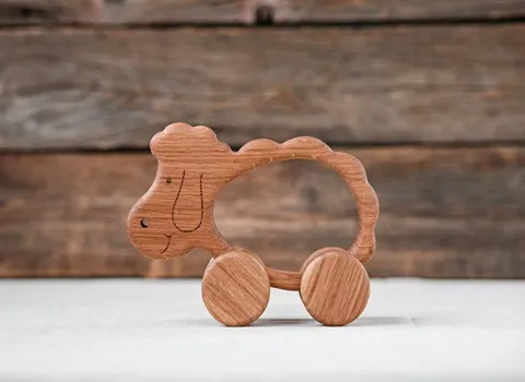 اکسسوری چوبی نوزاد؛ دکوراسیون اتاق کودک 2 نوع افرا گردو