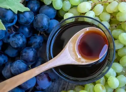 شیره انگور برای لاغری (دوشاب) کاهش اشتها خون ساز حاوی Phosphorus