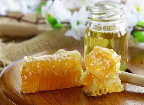 عسل چند گیاه طبیعی honey طبع گرم 2 مزاج خشک سرد