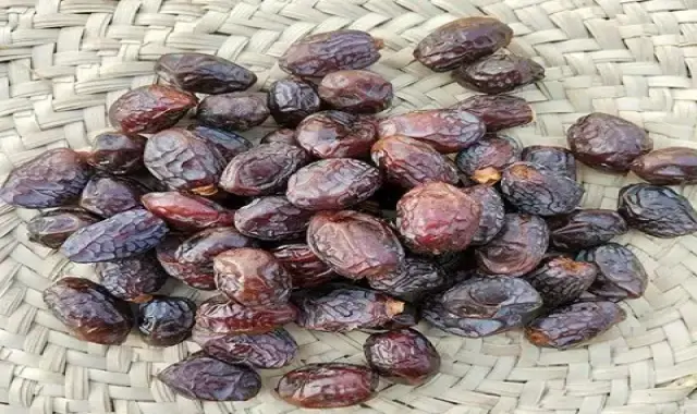 قیمت خرما خنیزی خوزستان + پخش تولیدی عمده کارخانه
