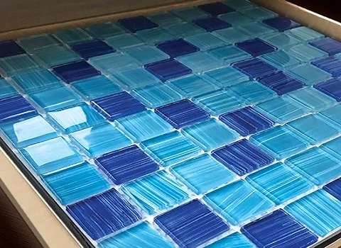 کاشی شیشه ای استخری؛ قابل بازیافت 2 اندازه کوچک بزرگ Tile