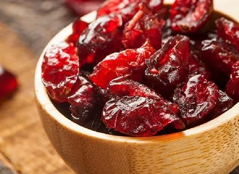 آلو بخارا قرمز (گوجه برغانی) ترش شیرین ملس حاوی potassium