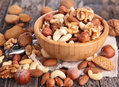 آجیل چهار مغز اعلا (پسته فندق بادام درختی هندی) تازه با کیفیت بسیار مقوی