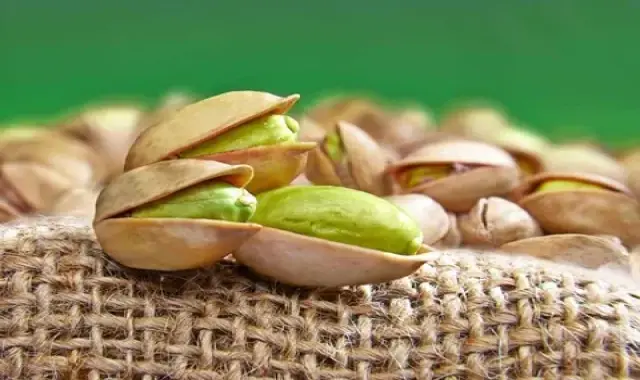 پسته اکبری دستچین رفسنجان؛ خام طعم دار 2 نوع خندان کشیده