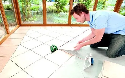 کاشی سرامیک شیک و جدید؛ دکوراسیون فضا 4 مدل چوبی مات متالیک فلزی پازلی