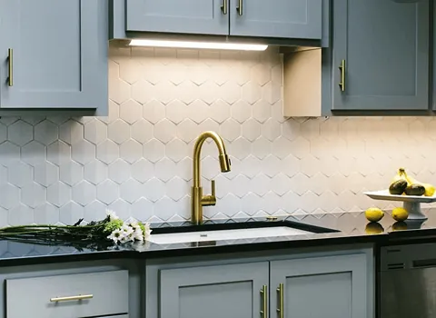 کاشی آشپزخانه سفید؛ ساده طرح دار سفید استخوانی غیر برجسته tile