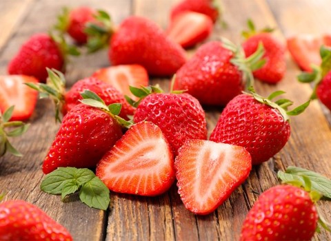 قیمت خرید توت فرنگی صادراتی + تست کیفیت