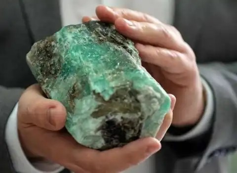 آشنایی با زمرد کبود + قیمت استثنایی خرید زمرد کبود