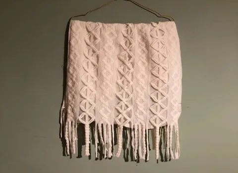 شال بافت زنانه ؛ جنس پشم کتان ابریشم کشمیر مناسب فصل سرما