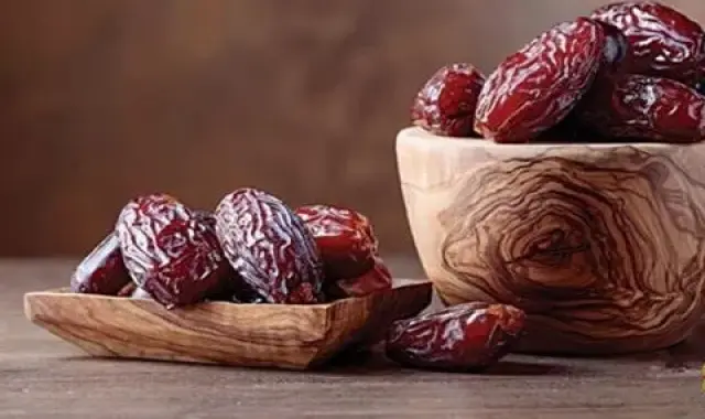 خرما پیارم عمده؛ طبع گرم کاهش کلسترول بد حاوی پتاسیم fiber