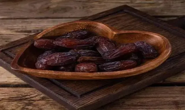 خرمای کبکاب بم؛ گرم کلسیم پروتئین نرم قهوه ای تیره منگنز Kabkab